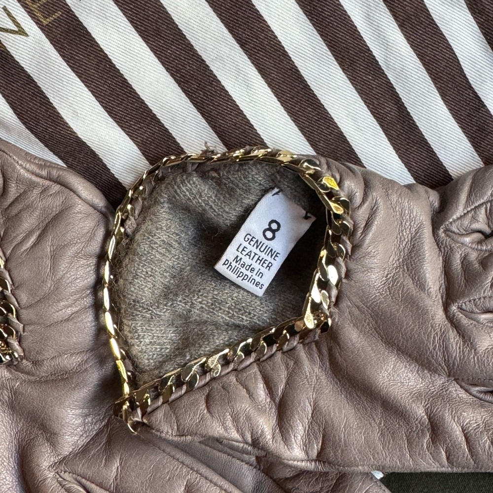 Henri Bendel Taupe Leather Gloves with Gold Chain - Picture 3 of 7